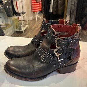 Freebirds Belgium booties size 7